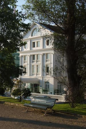 thumbnail: Exterior