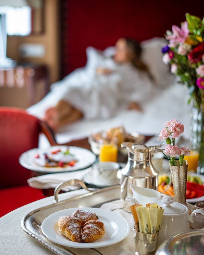 Room service - dining