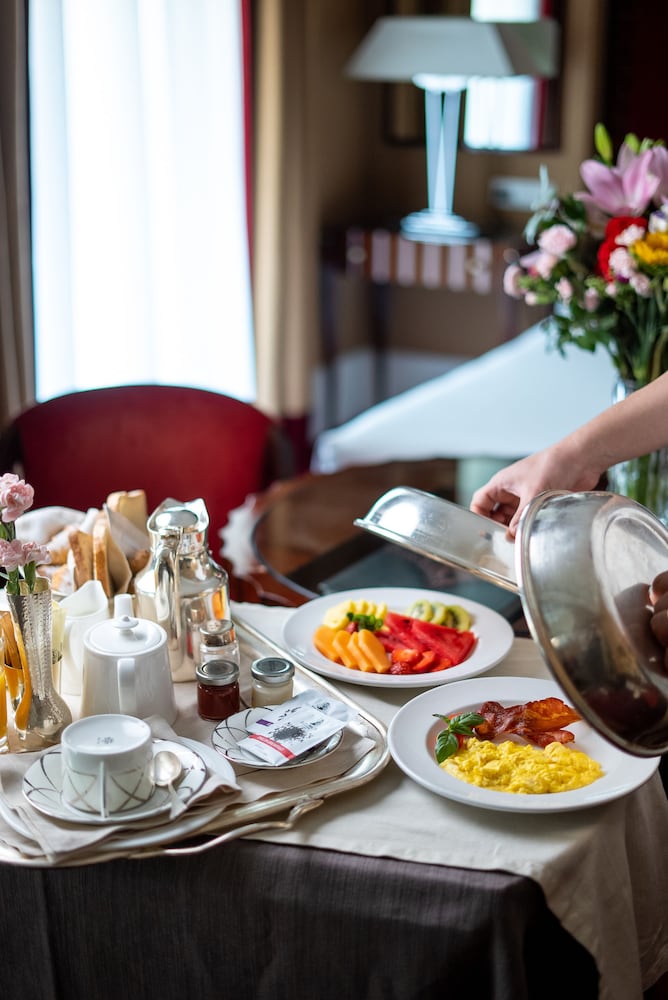 Room service - dining
