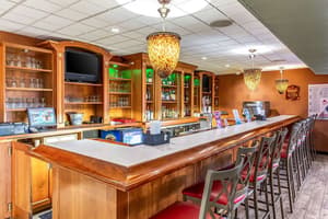 thumbnail: Bar (on property)