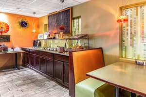 thumbnail: Restaurant