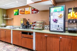 thumbnail: Breakfast area