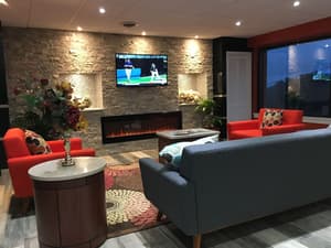 thumbnail: Lobby sitting area
