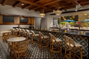 thumbnail: Bar (on property)
