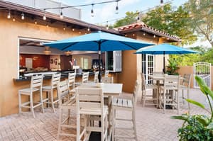 thumbnail: Bar (on property)