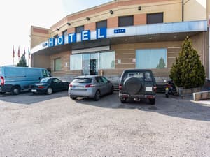 thumbnail: Exterior