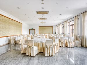 thumbnail: Banquet hall