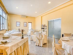 thumbnail: Banquet hall