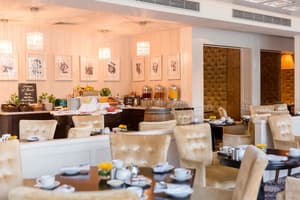 thumbnail: Breakfast area
