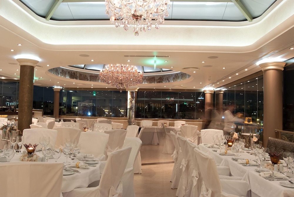 Indoor wedding