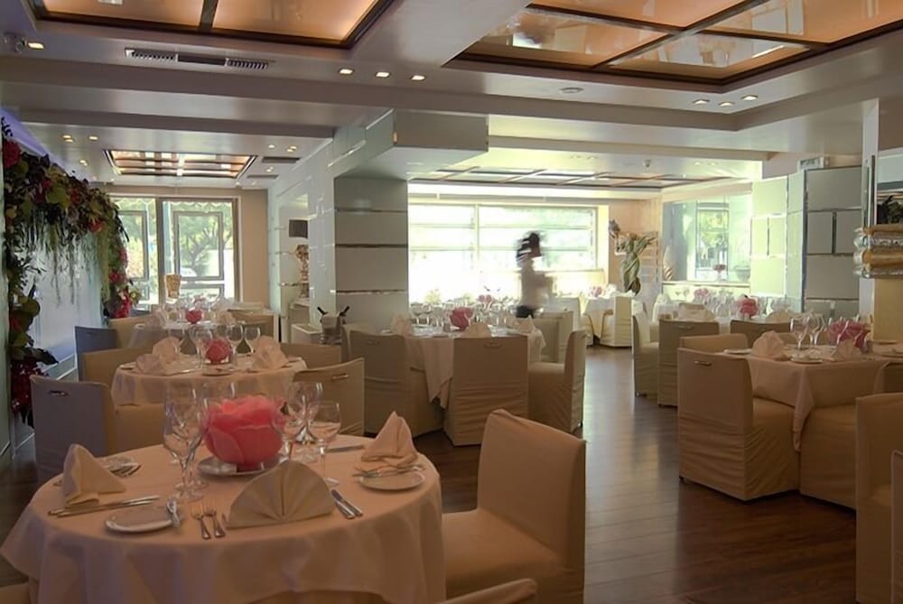 Indoor wedding