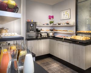 thumbnail: Breakfast area