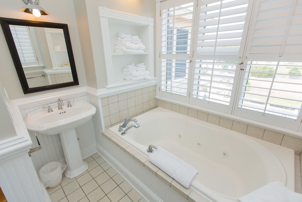 Jetted tub