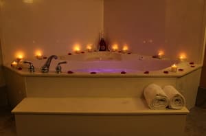 thumbnail: Jetted tub