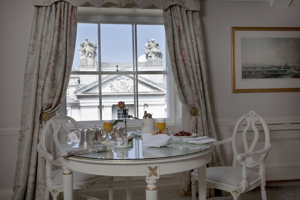 In-room dining