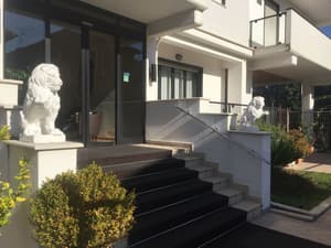 thumbnail: Courtyard