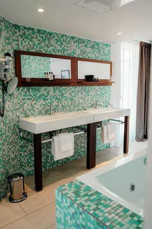 thumbnail: Bathroom