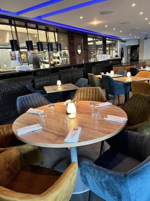 thumbnail: Restaurant