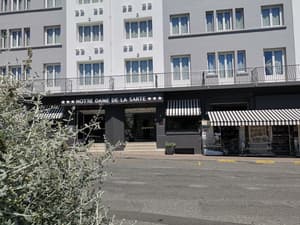 thumbnail: Front of property