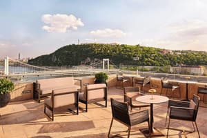 thumbnail: Bar (on property)