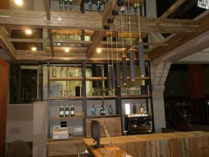 thumbnail: Bar (on property)