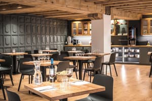 thumbnail: Restaurant