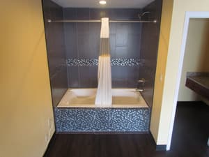 thumbnail: Jetted tub