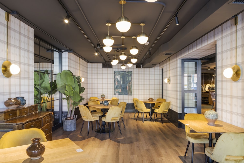 Restaurant-cafeteria