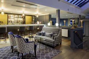 thumbnail: Bar (on property)