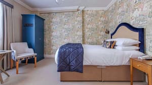 thumbnail: Room
