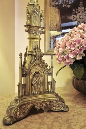 thumbnail: Interior detail