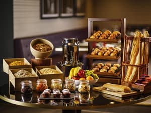 thumbnail: Breakfast area