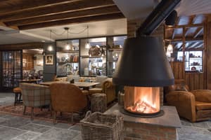 thumbnail: Bar (on property)