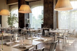thumbnail: Restaurant