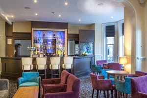 thumbnail: Bar (on property)