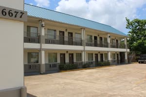 thumbnail: Exterior