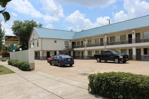 thumbnail: Front of property