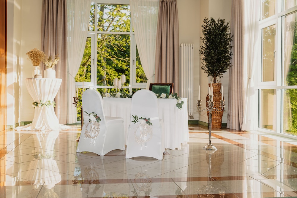 Indoor wedding