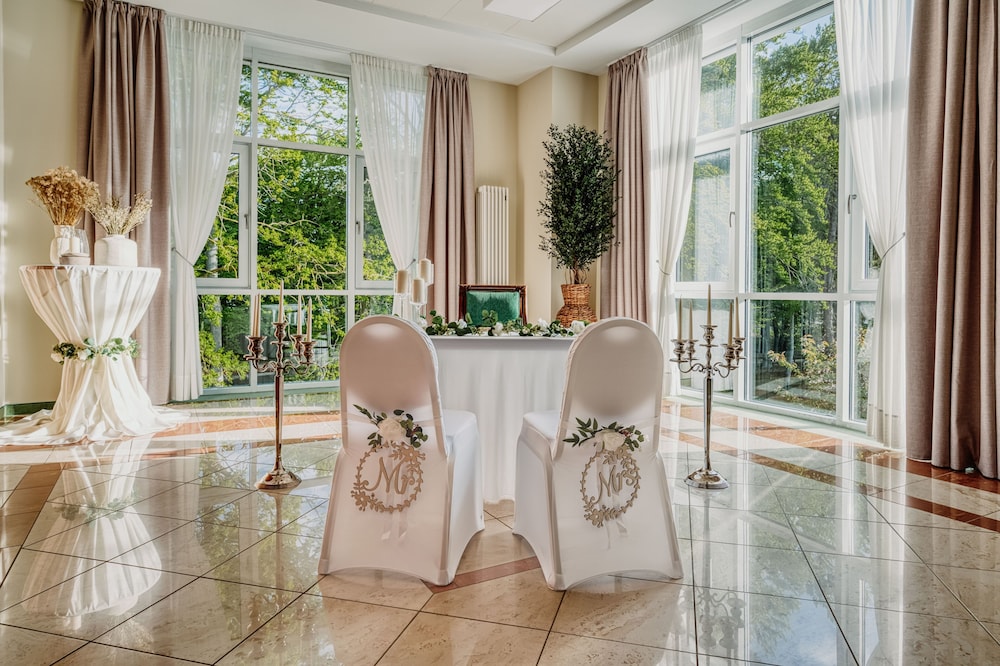 Indoor wedding