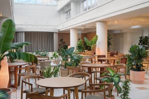 thumbnail: Bar (on property)