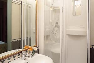 thumbnail: Bathroom amenities