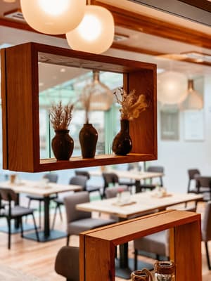thumbnail: Restaurant