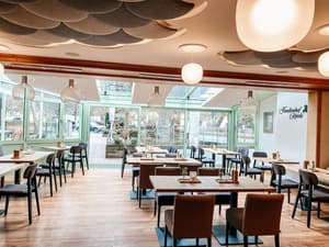 thumbnail: Restaurant