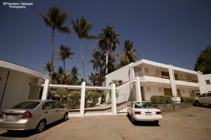 thumbnail: Exterior detail