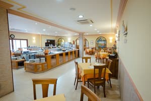 thumbnail: Restaurant