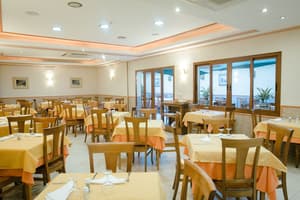 thumbnail: Restaurant
