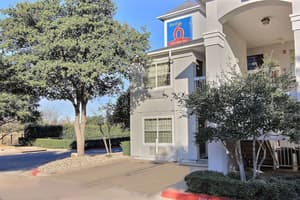 thumbnail: Exterior