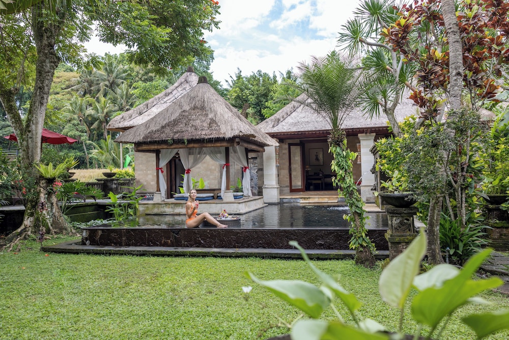 Private pool