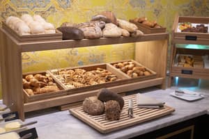 thumbnail: Breakfast area