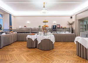 thumbnail: Breakfast area